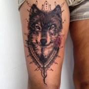 大腿写实梵花狼纹身图案