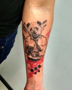 小臂黑灰熊猫先生纹身图案