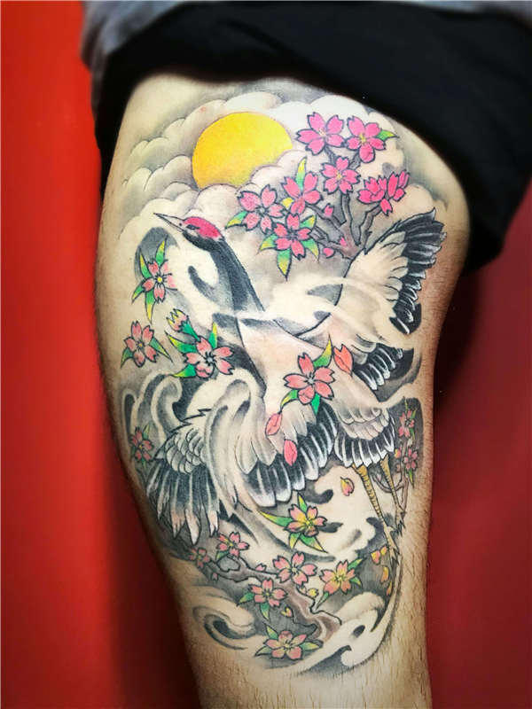 传统樱花仙鹤纹身图案